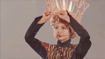 Büyük Yarrağı (Bm) Kullanarak Duygusal Bir El Işi Keyfini Çıkarın