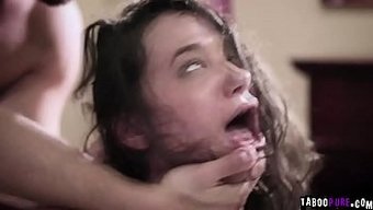 Gia Paige'In Çift Penetrasyonda Yoğun Anal Aksiyonla Akıl Almaz Çıkışı