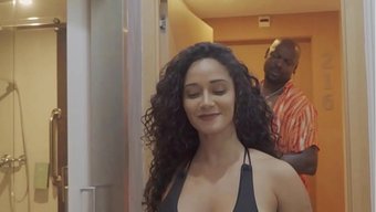 Sahilde Yürüyordum Ve Zenci Bir Adam Amımı Parçaladı.