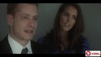 Genç Girişimci, Işyerinde Yoğun Bir Cinsel Deneyim Yaşıyor