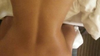 Miss A, Sıkı Bir Am Sahnesinde Büyük Siyah Yaraklı Bir Sissy Tarafından Hakimiyet Altına Alınıyor