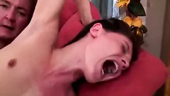 Fransız Güzeli, Seçmeler Sırasında Anal Zevki Keşfediyor