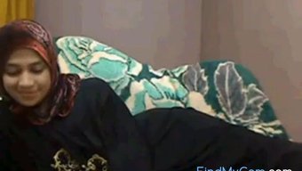 Arap Olgun Kadın Evde Kendini Ateşli Bir Şekilde Tatmin Ediyor Video