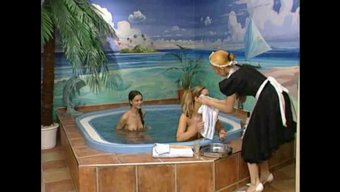 Lezbiyen Porno Yıldızlarının Jakuzide Sıcak Karşılaşması