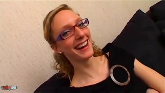 Starla Candy'Nin Dar Göt Deliği, Kocaman Avrupalı Bir Aletle Iyice Açılıyor.