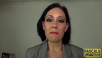 Bdsm Tutkunu Sert Seks Ve Oyuncakların Tadını Çıkarıyor