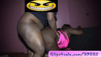 Siyah Yıldızlarla Yoğun Bakış Açısı Eylemi