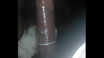 Ebony Güzeli Derin Boğaz Oral Seks Yapıyor