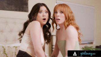 Doğal Büyük Memeli Ve Küçük Minyon Güzelliklere Sahip Güzel Kadınlar, Kadın Boşalmasıyla Sert Seks Ve Yüz Sikişi Yapıyor.