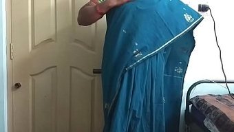 Büyük Göğüslü Kadın, Izleyicileri Için Özel Olarak Mastürbasyon Yapıyor