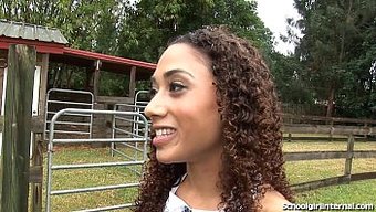 Maceraperest Genç Kadın Cinsel Ilişki Sırasında Boşalma Alıyor