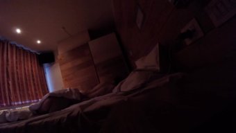 Fransız Kız Elle Mon Anal Sahnede Dilini Sergiliyor