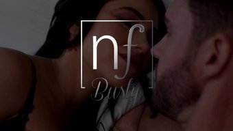 Mj Fresh Ve Sam Shock, Iyi Donanımlı Bir Kadınla Meme Işi Ve Oral Seks Deneyimi Yaşıyorlar