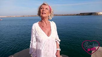 Eva Delage, Doğal Büyük Göğüslü 70 Yaşındaki Fransız Puma Sert Bir Şekilde Beceriliyor