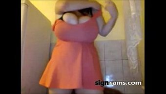 Doğal Büyük Göğüslü Tombul Amatör Web Kamerasında Yaramazlık Yapıyor