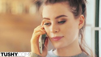 Lana Rhoades’la Göt Sikme Şovu, Dar Götünü Ve Sert Anal Sahnelerini Sergiliyor.