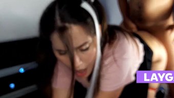 Seksi Esmerle Anal Seksin Ardından Yüzüne Boşalma