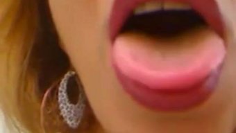 Arap Hanımın Web Kamerasında Duygusal Striptiz