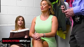 Memur, Arka Ofiste Üvey Ailesi Üzerinde Alışılmadık Bir Arama Yapıyor.