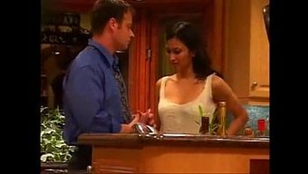 Asyalı Kadın Doktor Yardımlı Penetrasyon Alıyor