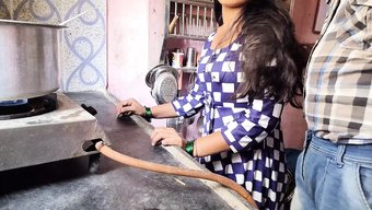 Hintli Damat, Hizmetçisini Mutfakta Sikiyor