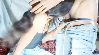 Büyük Doğal Göğüslü Bebek Doğum Gününde Sert Seks Yapıyor