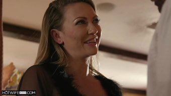 Koca, Erotik Bir Masajdan Sonra Orospu Karısına Siktiriyor.