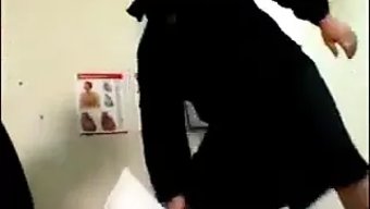 Orta Yaşlı Milf Diane Richards Hastanede Sıcak Üçlü Yapıyor