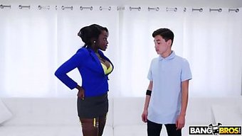 Juan El Caballo Loco, Siyahi Üvey Annesi Osa Lovely'Den Seksin Sırlarını Öğreniyor.