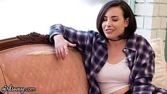 Açık Hava Lezbiyen Karşılaşması, Kızıl Saçlı Ve Esmer Için Yoğun Zevke Yol Açıyor