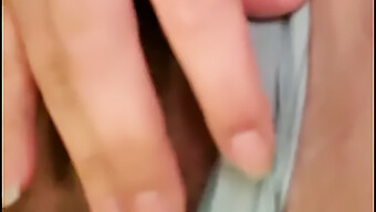 Büyük Popolu Malloy Kendini Tatmin Ediyor