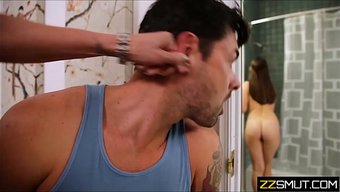 Üvey Kardeş Ve Üvey Kız Kardeşin Aile Seks Sahnesinde Yasak Tutkusu