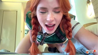 Tatlı Bir Ingiliz Kız, Sokakta Tanıştığı Yabancıyla Arabada Sikişiyordu.