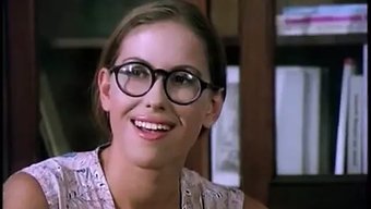 Kıllı Amcıkları Içeren Klasik Fransız Pornosu