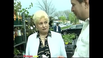 Tombul Alman Orospu Anne, Ilk Kez Kıçına Derin Derin Siktiriyor.