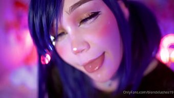 Güzel Ayaklar Ve Güzel Bir Yüz: Transseksüel Bir Femboy Ile Bdsm.