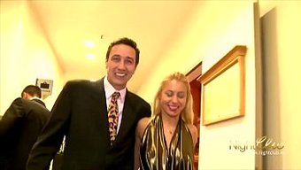 Venüs Partisi Vahşi Alman Orgisine Dönüşüyor