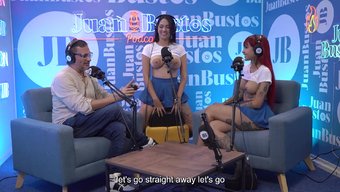 Kızıl Florizqueen, Juan Bustos Podcast'Inde Bir Seks Makinesi Tarafından Dövüldükten Sonra Dilsiz Bırakılıyor