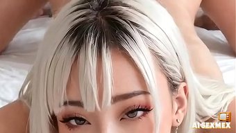 Sarışın Üvey Kız Kardeş, Odada Yapay Zekayla Sikişiyor.