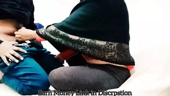 Büyük Götlü Olgun Karı Sert Bir Şekilde Beceriliyor